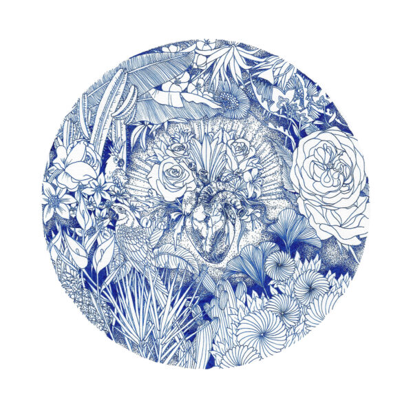 Illustration bleue Frida représentant un cœur ex-voto entouré de fleurs luxuriantes, inspiré par l’univers artistique de Frida Kahlo.
