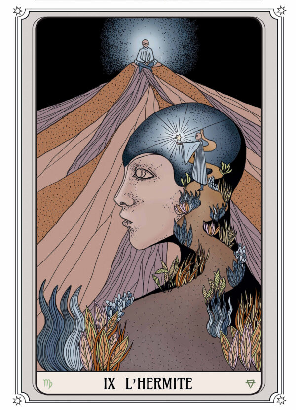 Illustration tarot L’Hermite, montrant un personnage contemplatif fusionnant avec la nature, guidé par une lanterne lumineuse et entouré de symboles de sagesse.