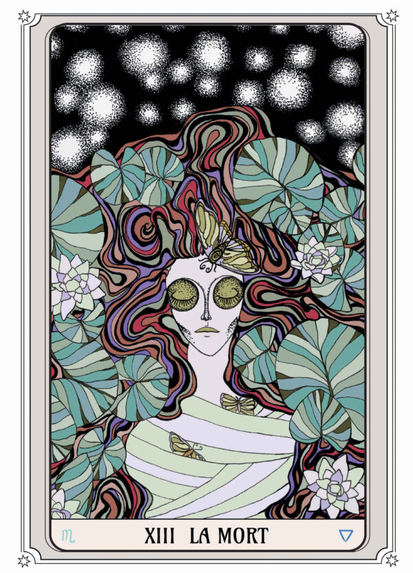 Illustration tarot La Mort, représentant une figure entourée de papillons et de végétation luxuriante, sous un ciel sombre étoilé.