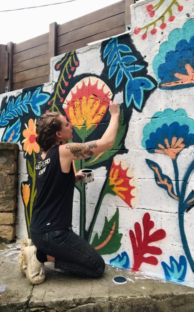 fresque murale poétique et symbolique par Lujaam Studio